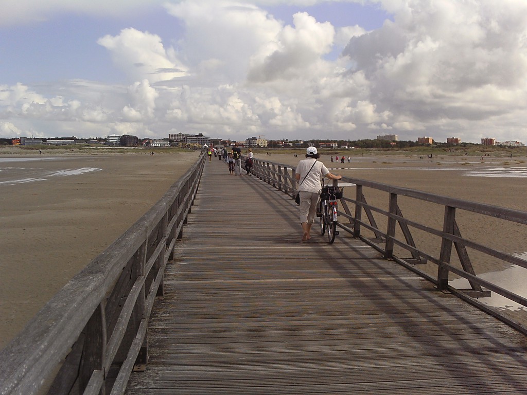 Blick vom Strand auf St.-Peter Bad